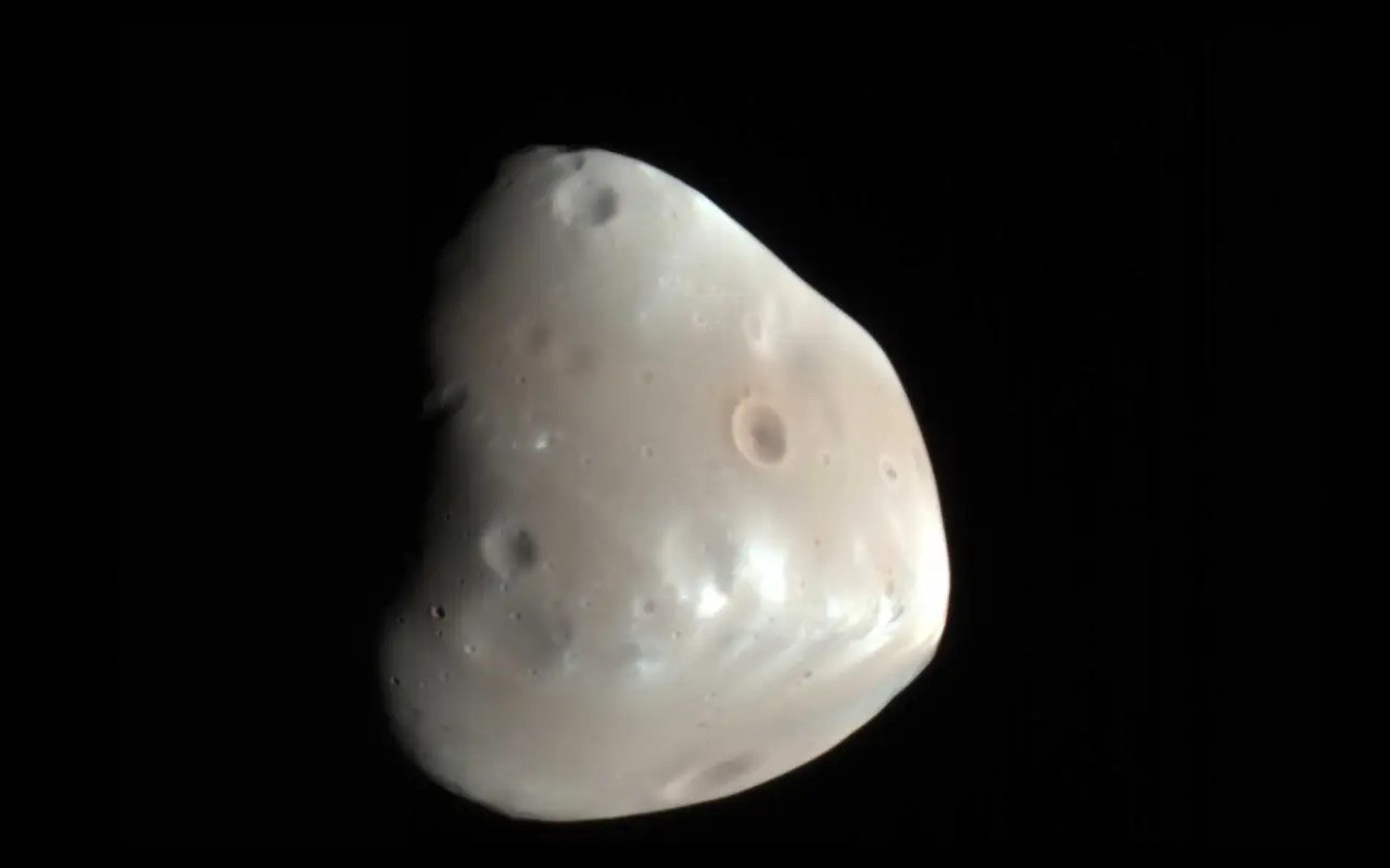 Unveiling the Mysteries of Deimos: Mars’ Mysterious Moon